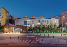 乌克兰工业区城镇中彩色街区